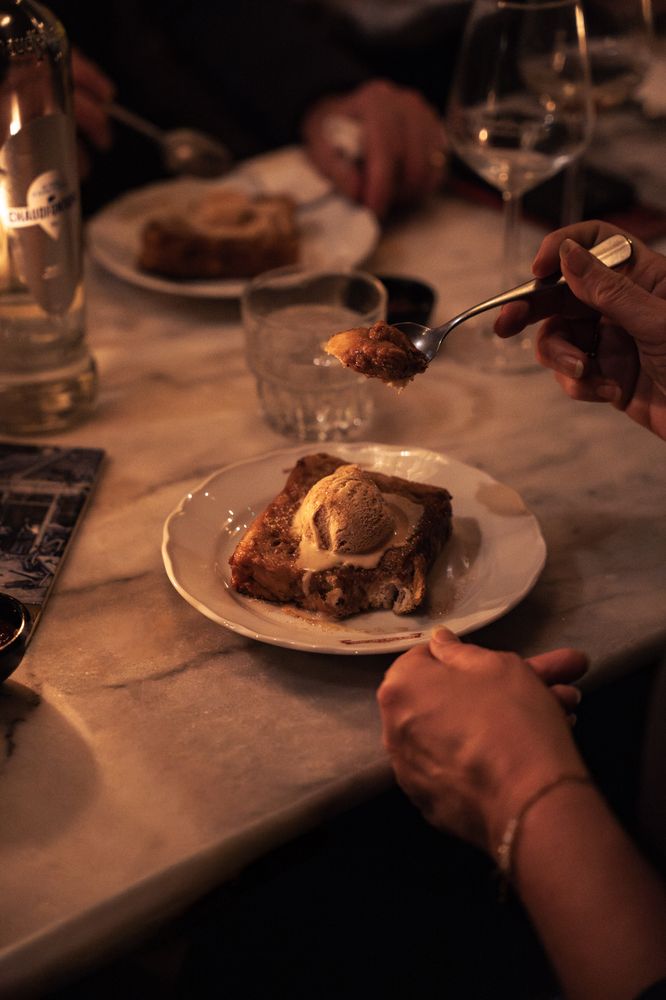 Heemelrijck Amsterdam — wentelteefje met een bolletje ijs