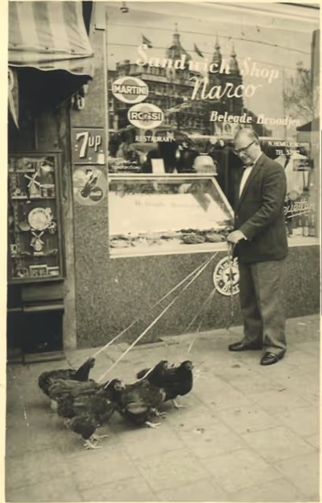 Opa Nars opent zijn broodjeszaak in Amsterdam, 1949