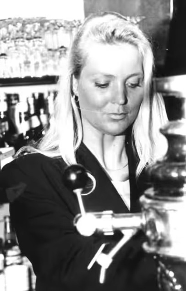 Karen en Rob in het familierestaurant, 1990